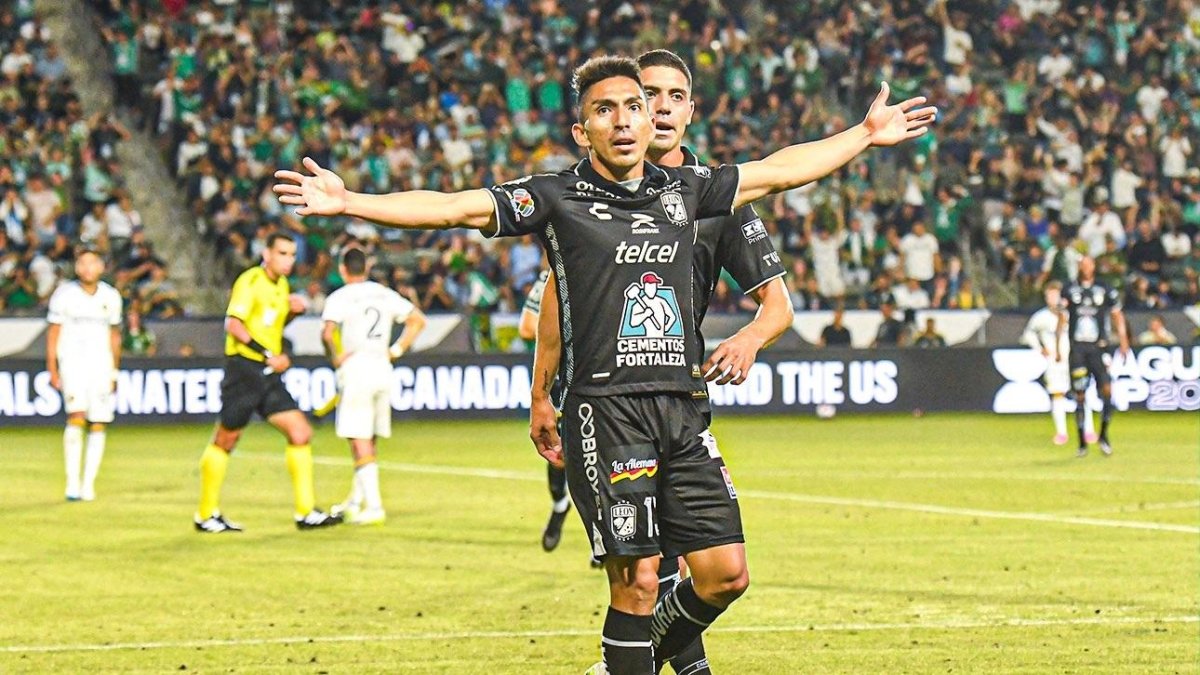 Mena anotó el gol de la victoria del León ante el LA Galaxy.