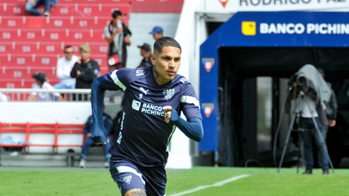 Paolo Guerrero anotó en su estreno como jugador albo la tarde del jueves 27 de julio, en amistoso contra la Universidad Católica.