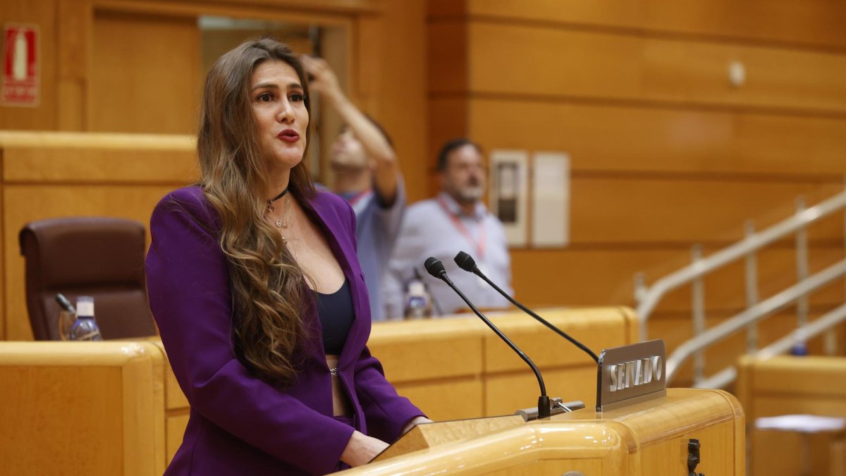 La presidenta del Parlamento Andino, Cristina Reyes, durante su alocución en la Asamblea de la EuroLat.