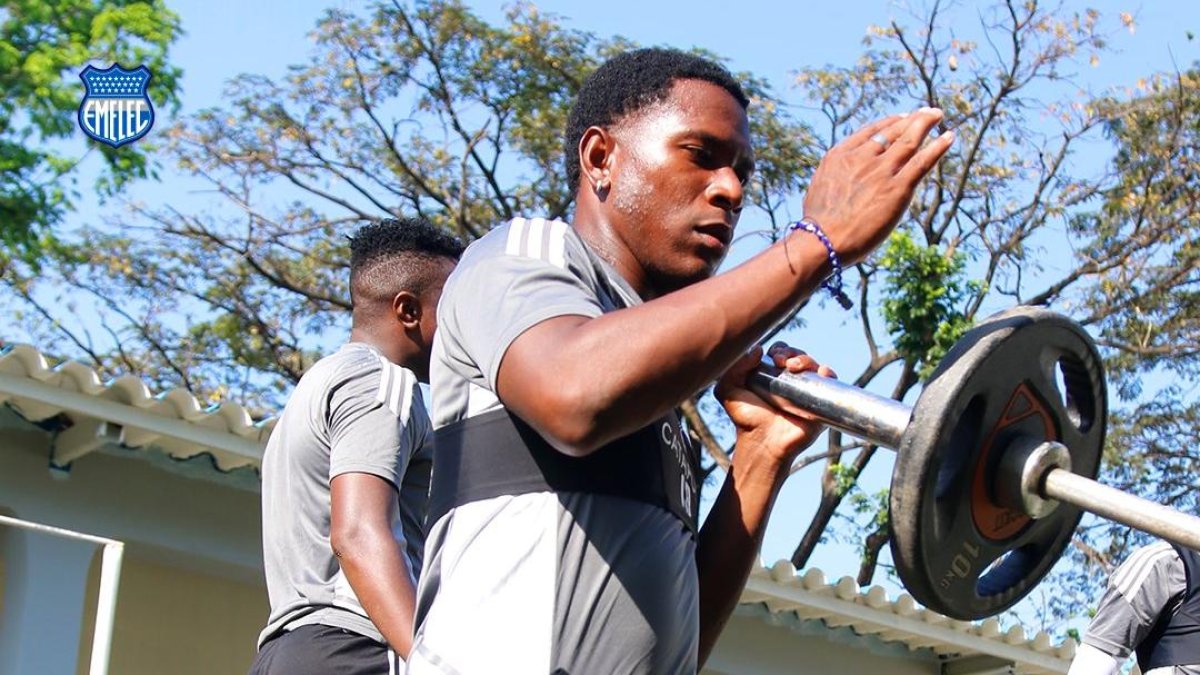 Bryan Angulo será la carta gol en la delantera millonaria ante las ausencias de Alejandro Cabeza y Miller Bolaños.