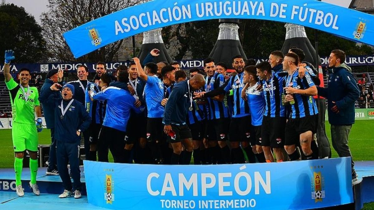 Liverpool venció por la mínima a Defensor Sporting en la final gracias al solitario tanto de Juan Manuel Izquierdo.