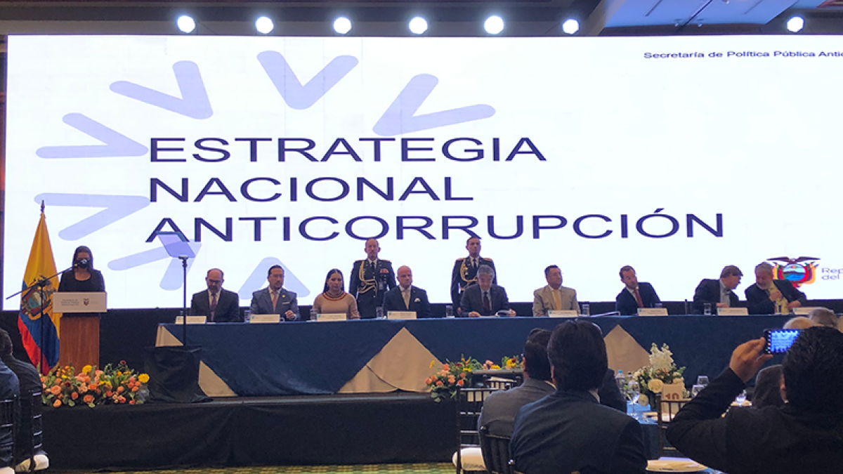 La Secretaría Anticorrupción tiene 19 funciones y atribuciones, se encarga de la política de integridad pública y anticorrupción.