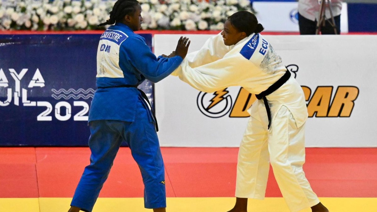 Vanessa Chalá (d) forma parte de la delegación tricolor en Porto Alegre.