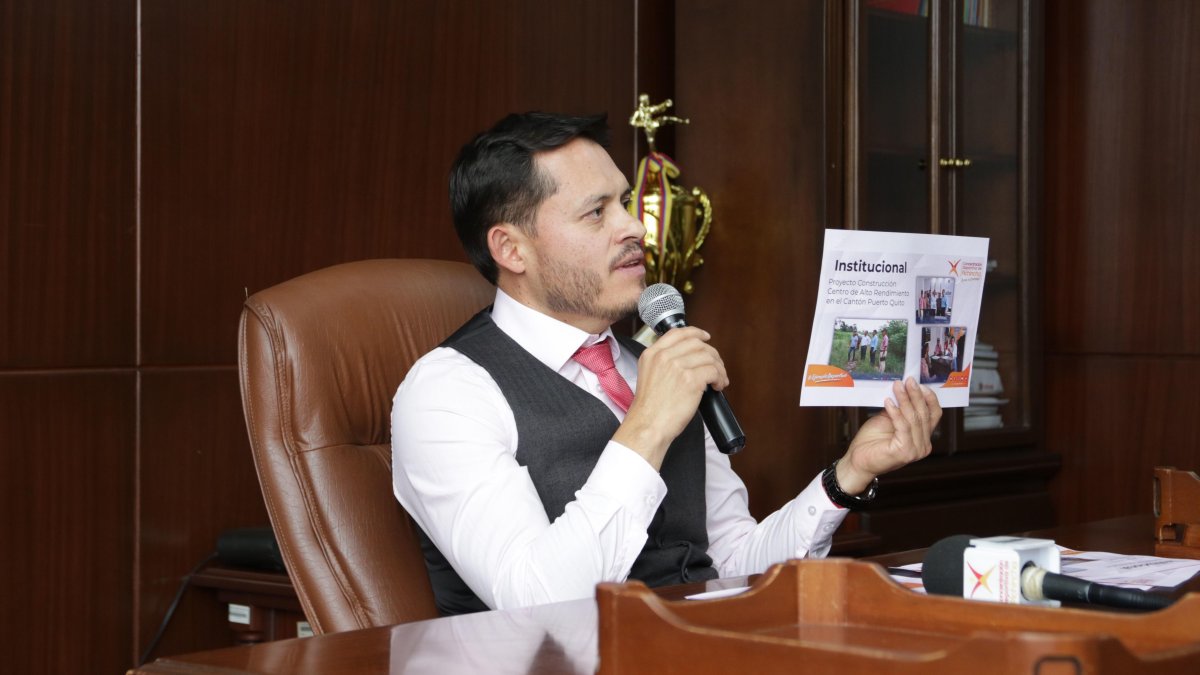 Walter Trujillo, presidente de la Concentración Deportiva de Pichincha, habló de irregularidades en las recientes elecciones del directorio oro y grana.