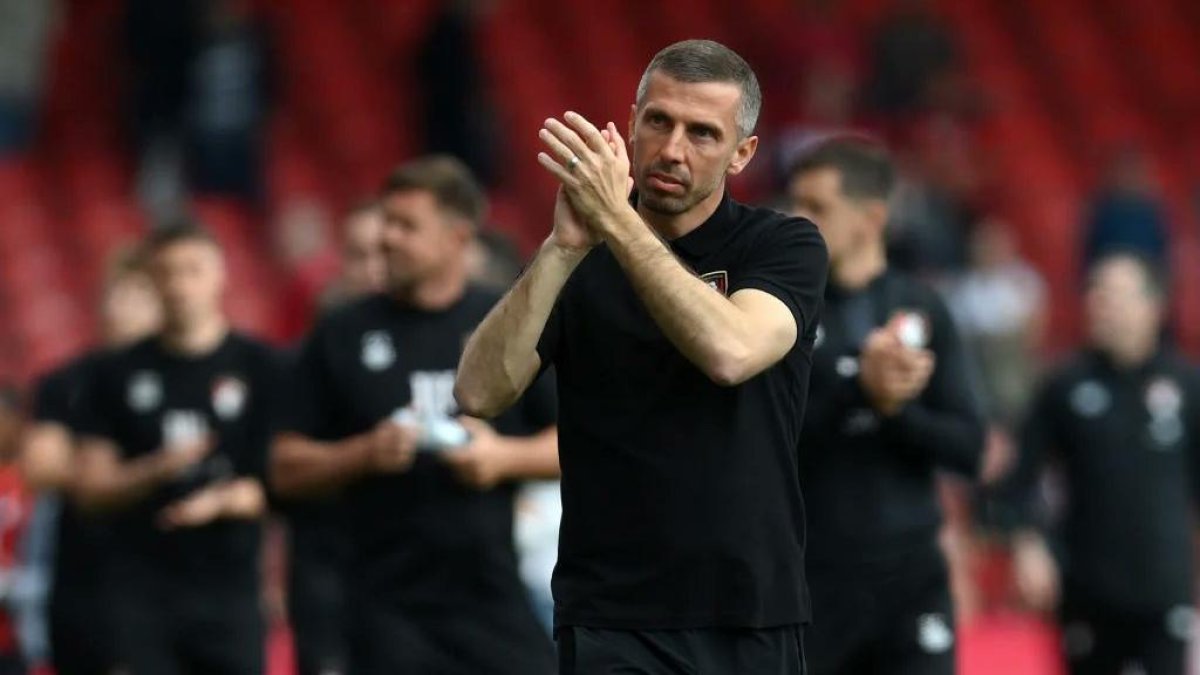 O'Neil hará su debut en el banquillo de los Wolves visitando al Manchester United.