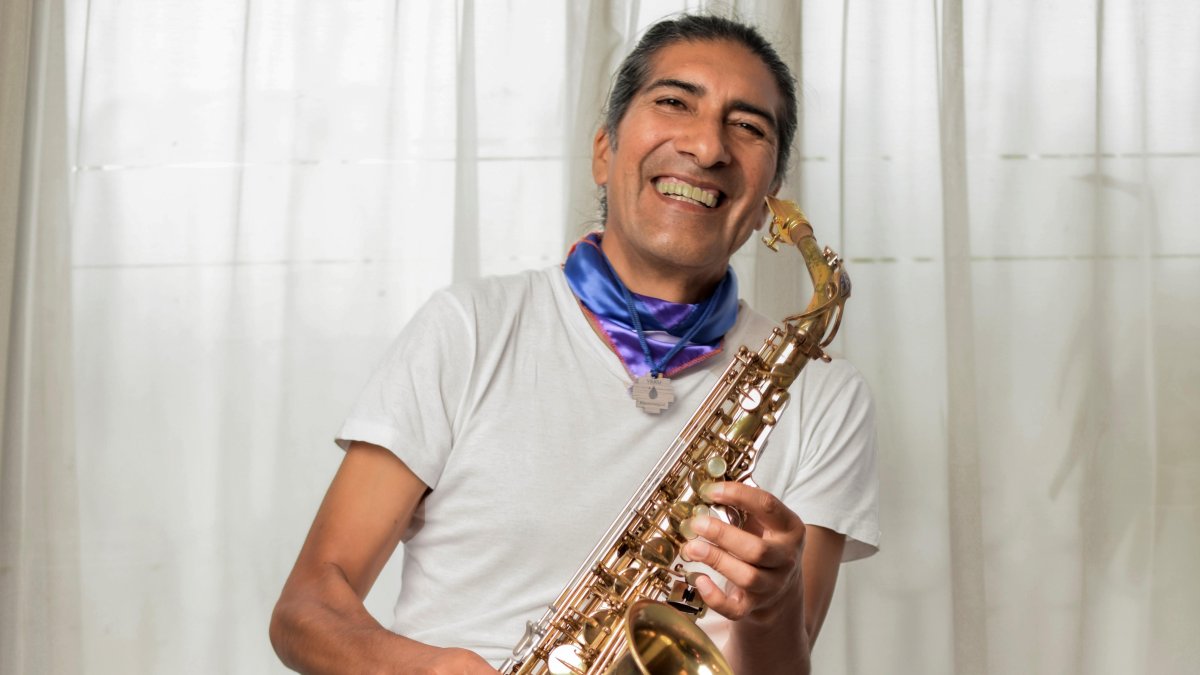 Yaku Pérez es un amante del saxofón, su instrumento favorito.
