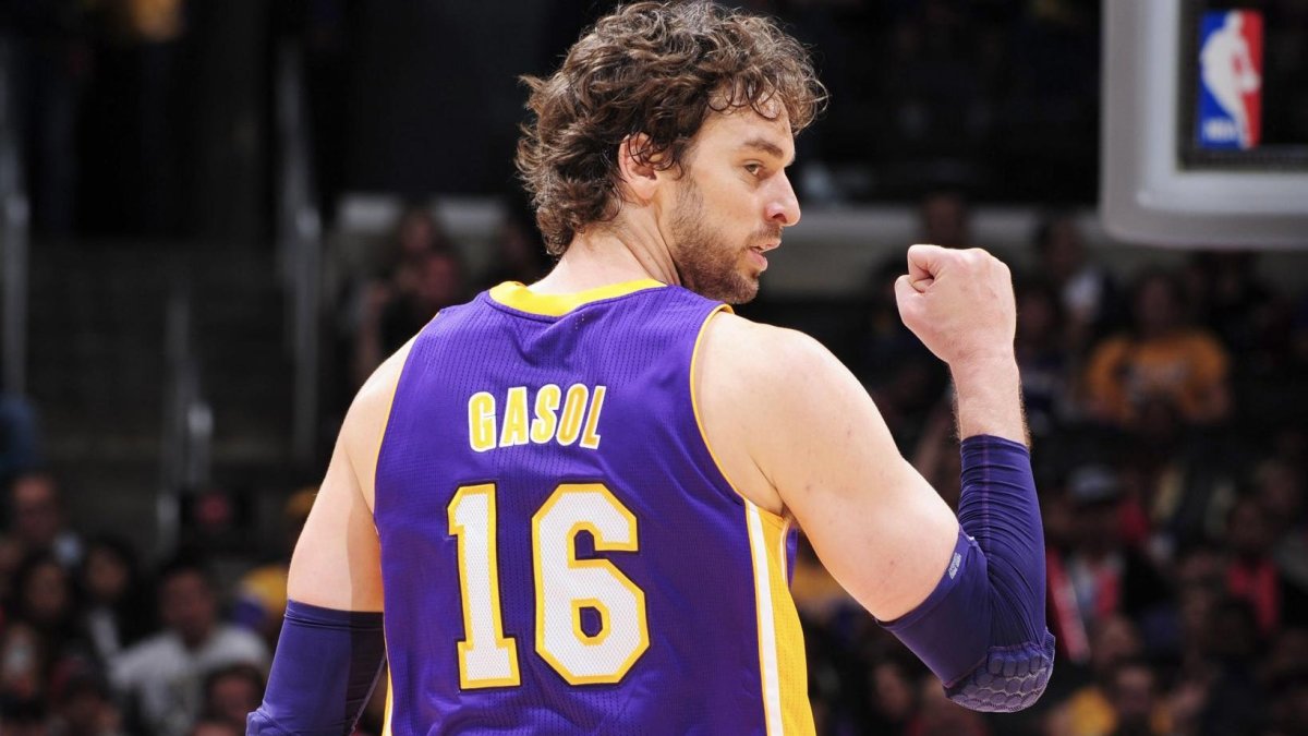 Gasol se coronó campeón Mundial de Basket con España en 2006.