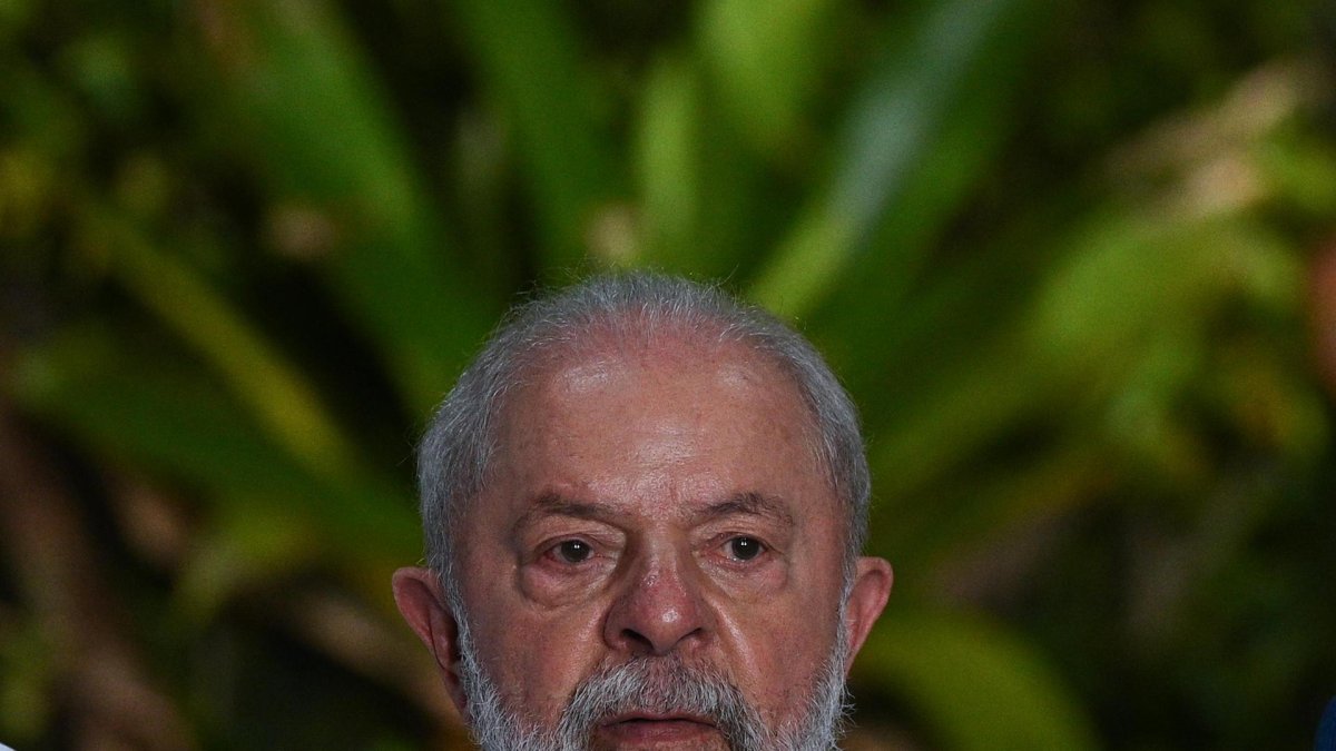 El presidente de Brasil, Luiz Inácio Lula da Silva, participa en las actividades del segundo día de la Cumbre de la Amazonía, en Bélem (Brasil).