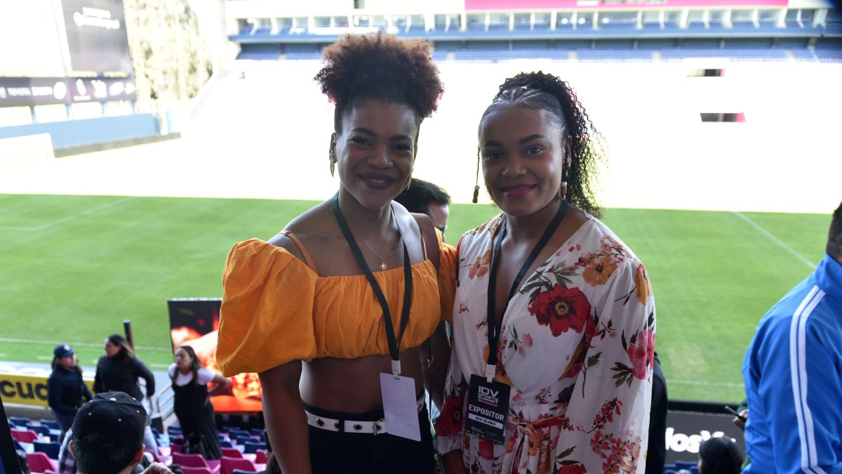 Neisi (d) junto a su hermana Angie Palacios, con quien incluso llegó a competir en algún momento. Hoy las dos buscan París 2024.