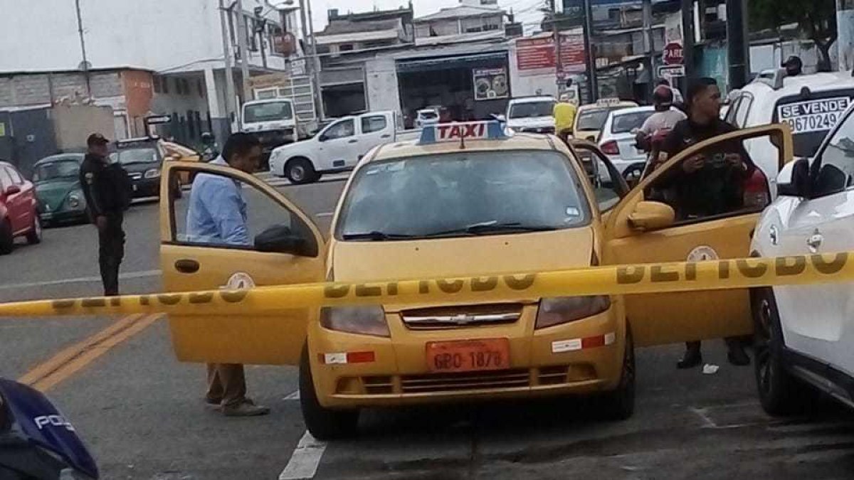 Violencia. En este vehículo se movilizaba Juan Carlos Torres, de 52 años, cuando fue asaltado y agredido.