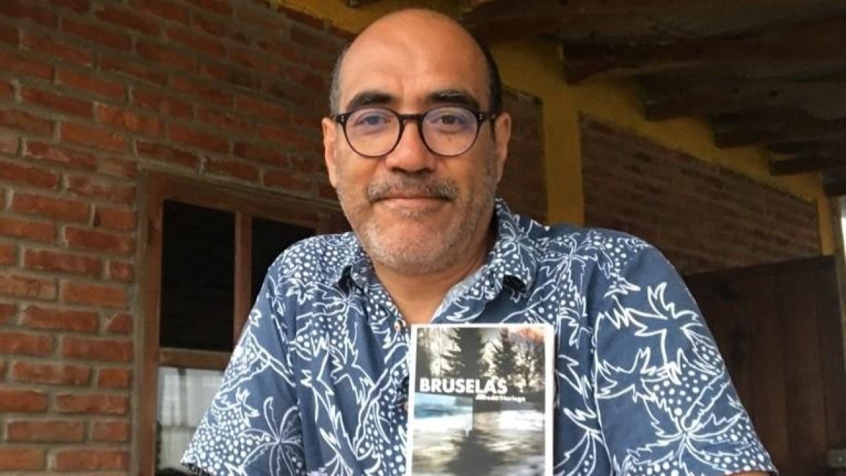 Alfredo Noriega nació en 1962. Ha publicado varias novelas, una de ellas (De que nada se sabe, 2002) fue llevada al cine en 2006