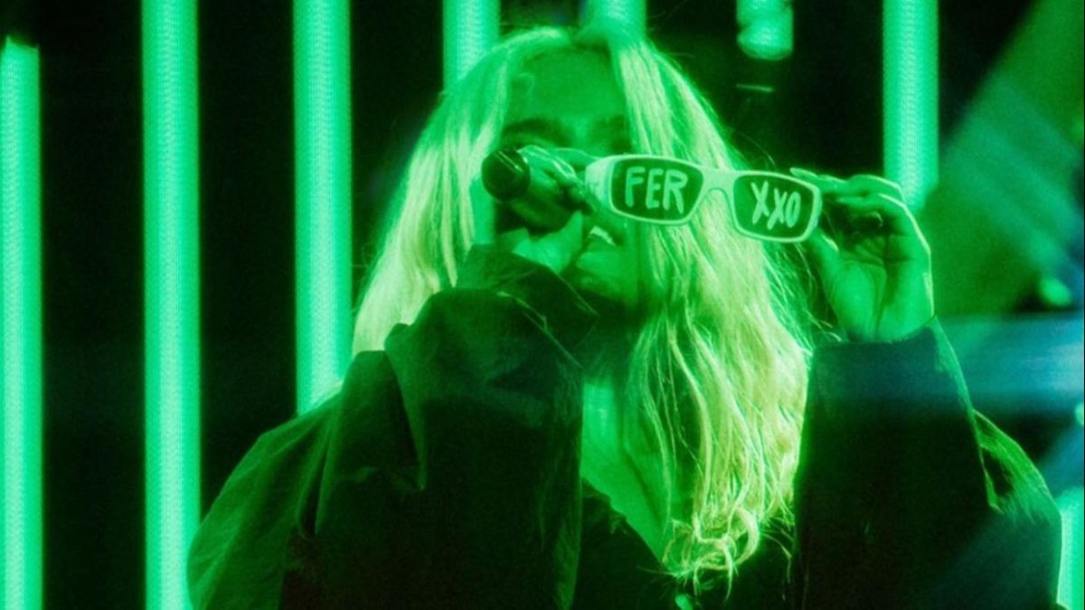 Karol G continúa con su gira ‘Mañana Será Bonito’ por Estados Unidos y promocionando ambas partes de su álbum titulado igual.