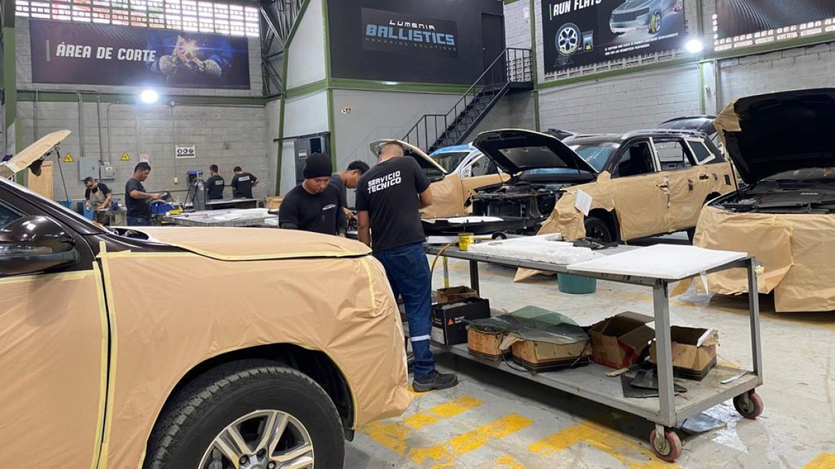 En un país donde la seguridad se ha convertido en una preocupación creciente, el blindaje de vehículos se presenta como una opción para proteger a sus ocupantes.