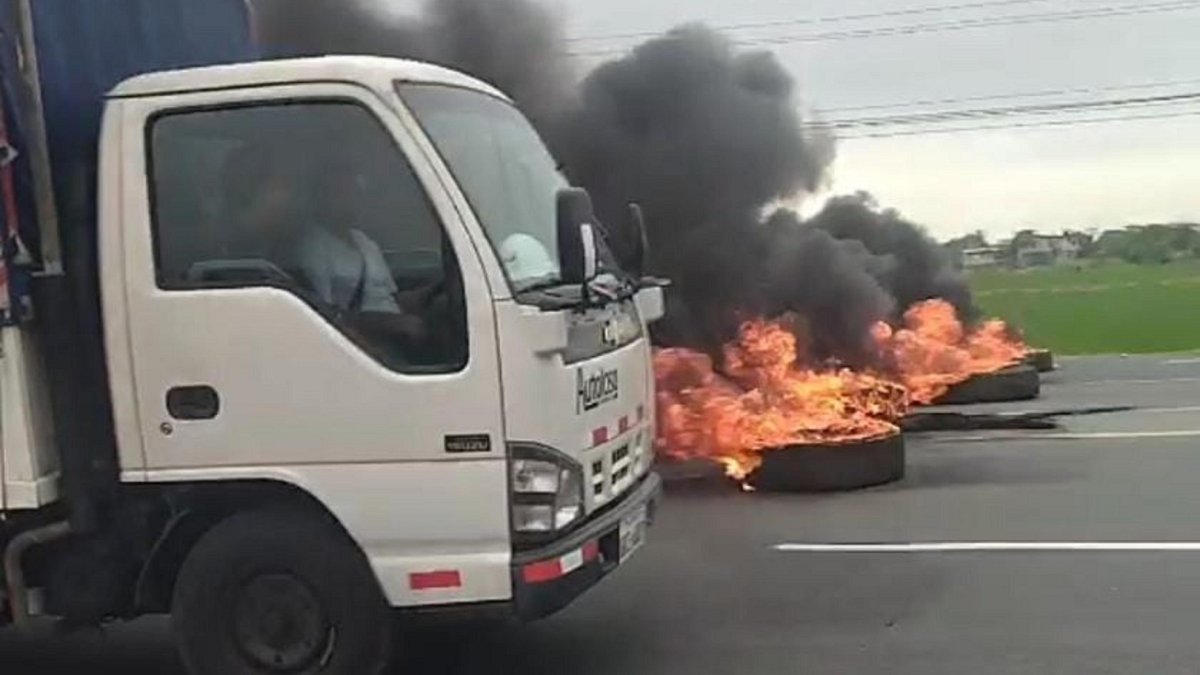Hecho. El 22 y 23 de agosto hubo protestas en la Perimetral, de Daule.