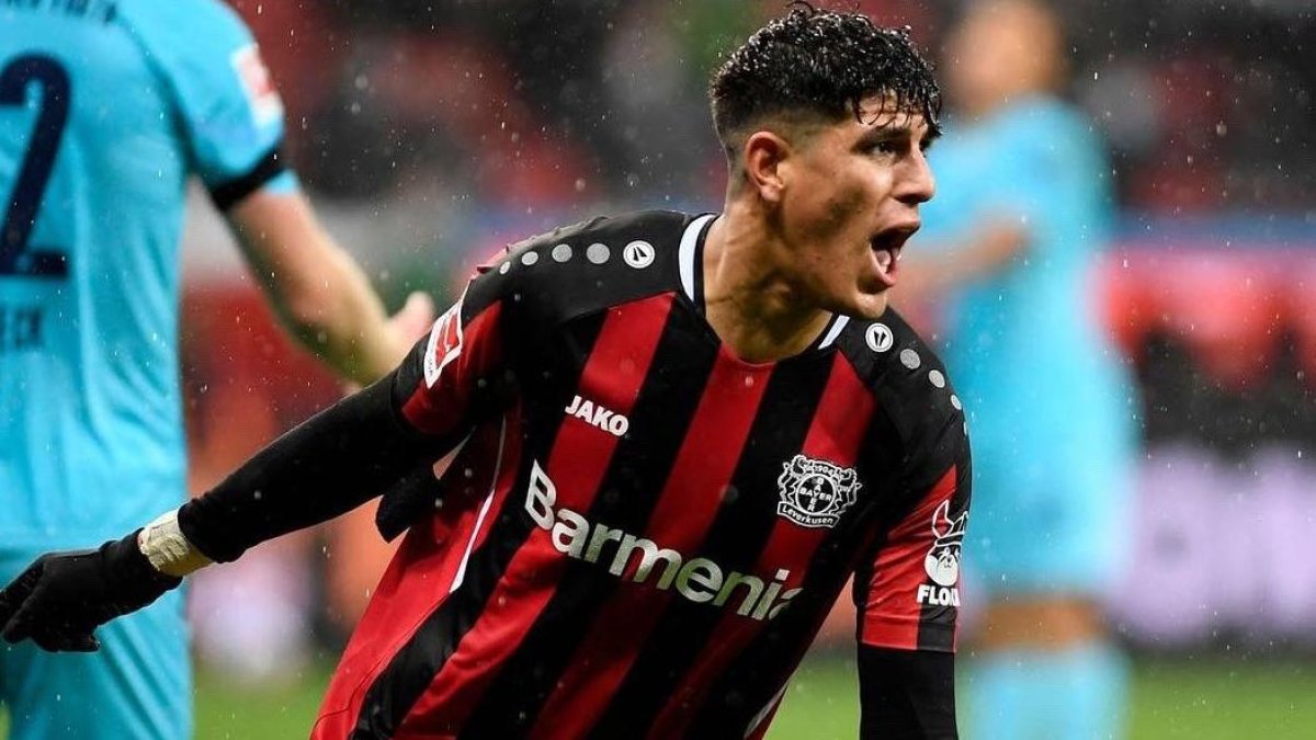 Hincapié será pretendido nuevamente por el club de Anfield con una nueva oferta.