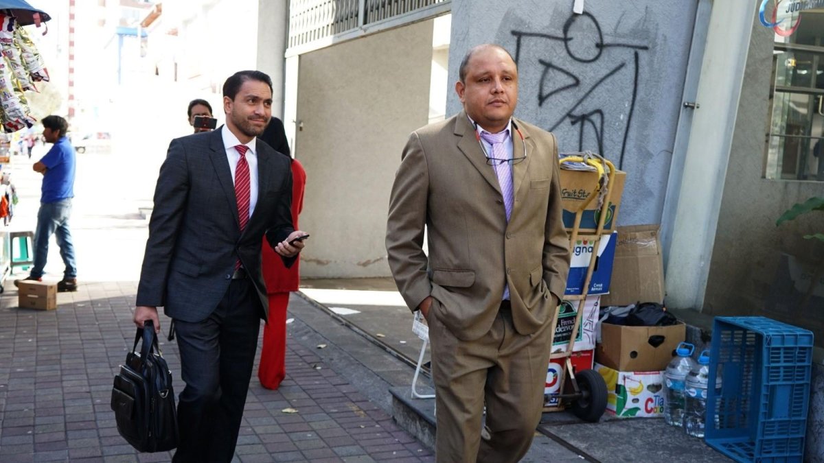 Diferimiento. Ayer no se instaló en la Unidad de la Familia la acción de protección que pidió Walter Macías.