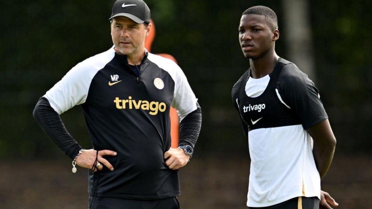 Caicedo cumpliría su segunda titularidad con el cuadro londinense.