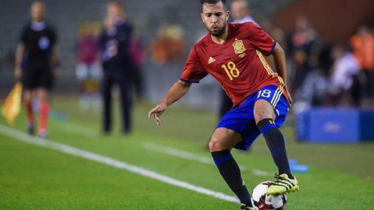 Alba llenó el puesto de Joan Capdevila y desde entonces fue utilizado por todos sus entrenadores en la Roja.