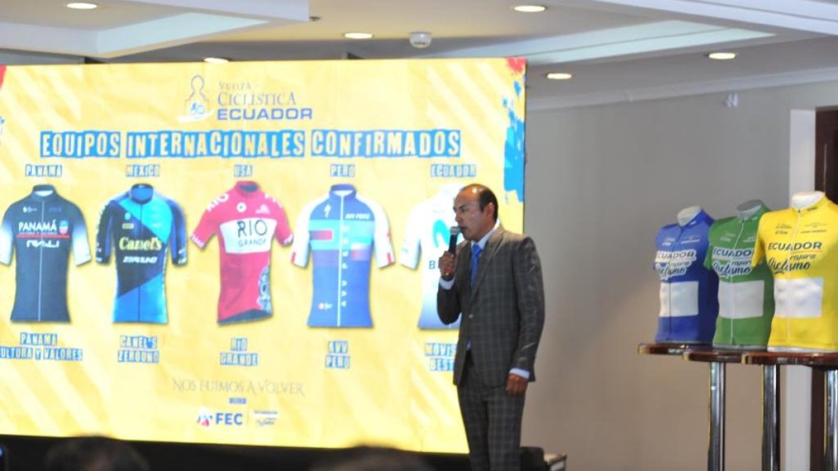 Santiago Rosero, titular de la Ecuatoriana Ciclismo, durante el lanzamiento de la prueba el viernes pasado.