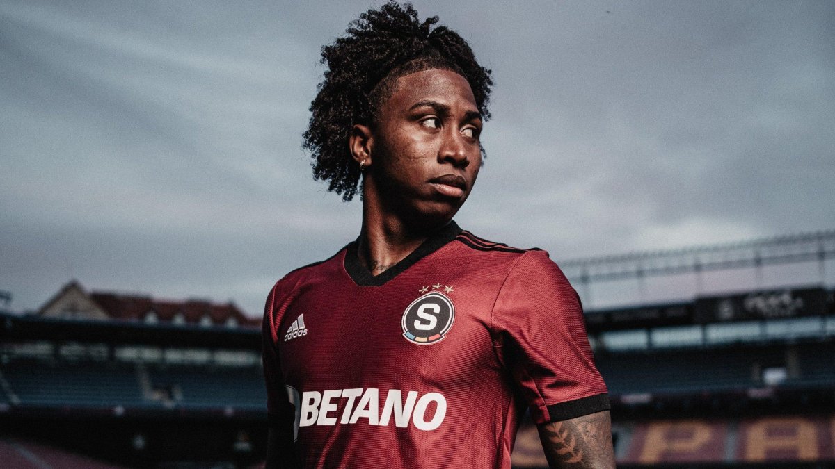 Preciado fue anunciado en el Sparta Praga.