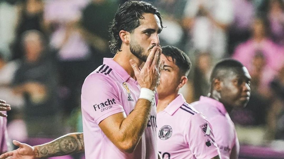 Campana anotó un doblete ante el Sporting Kansas City.