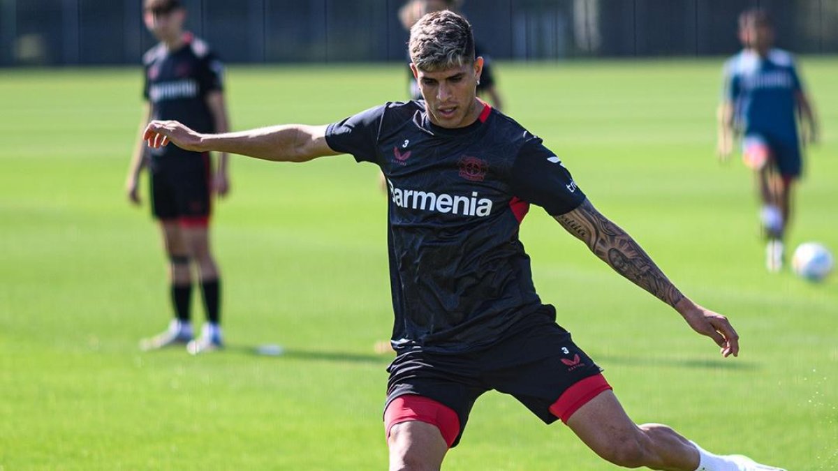 El central esmeraldeño estaría ante el Bayern Munich.