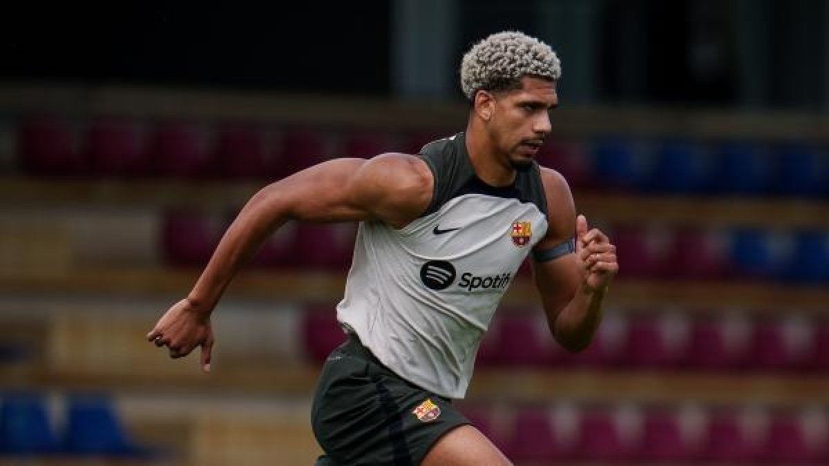 Araujo se había lesionado al principio de la temporada.