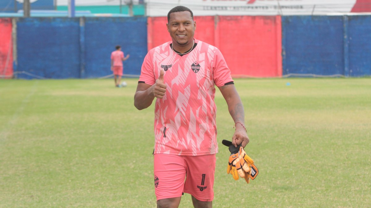 Máximo Banguera milita actualmente en el torneo de Segunda Categoría con Naranja Mekánica.