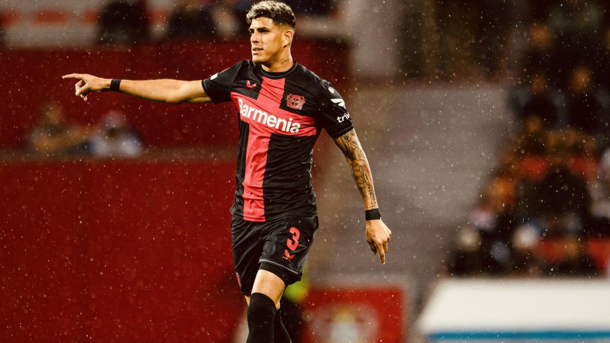 El Bayer Leverkusen de Hincapié comparte el liderato de la Bundesliga con el Bayer Múnich.