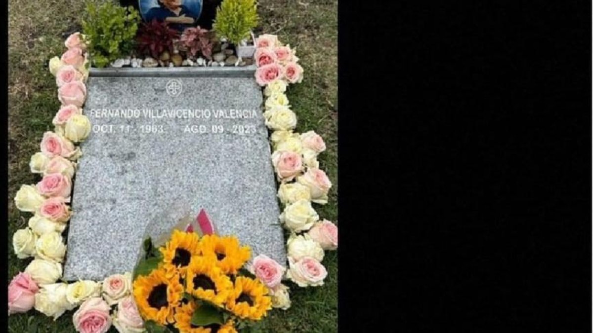 Evidencia. Familiares del excandidato presidencial atribuyeron a la viuda de Villavicencio el retiro de la lápida.