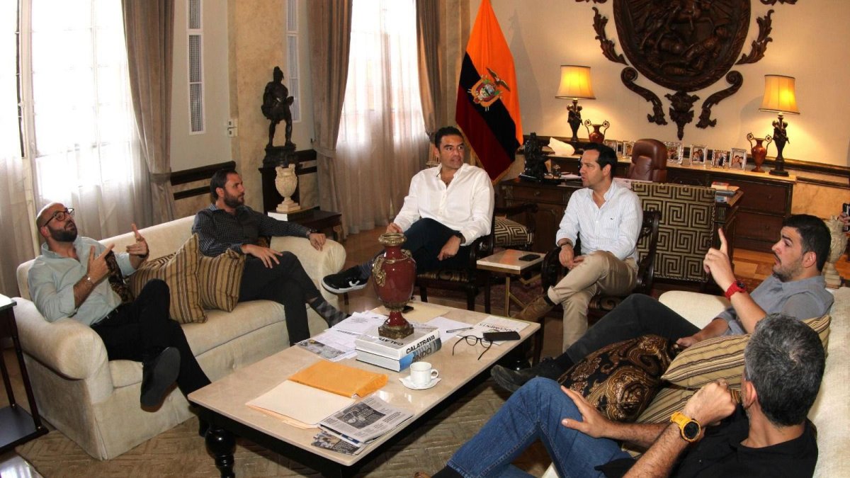 Cita. Álvarez recibió a Yúnez en el despacho del Municipio de Guayaquil.