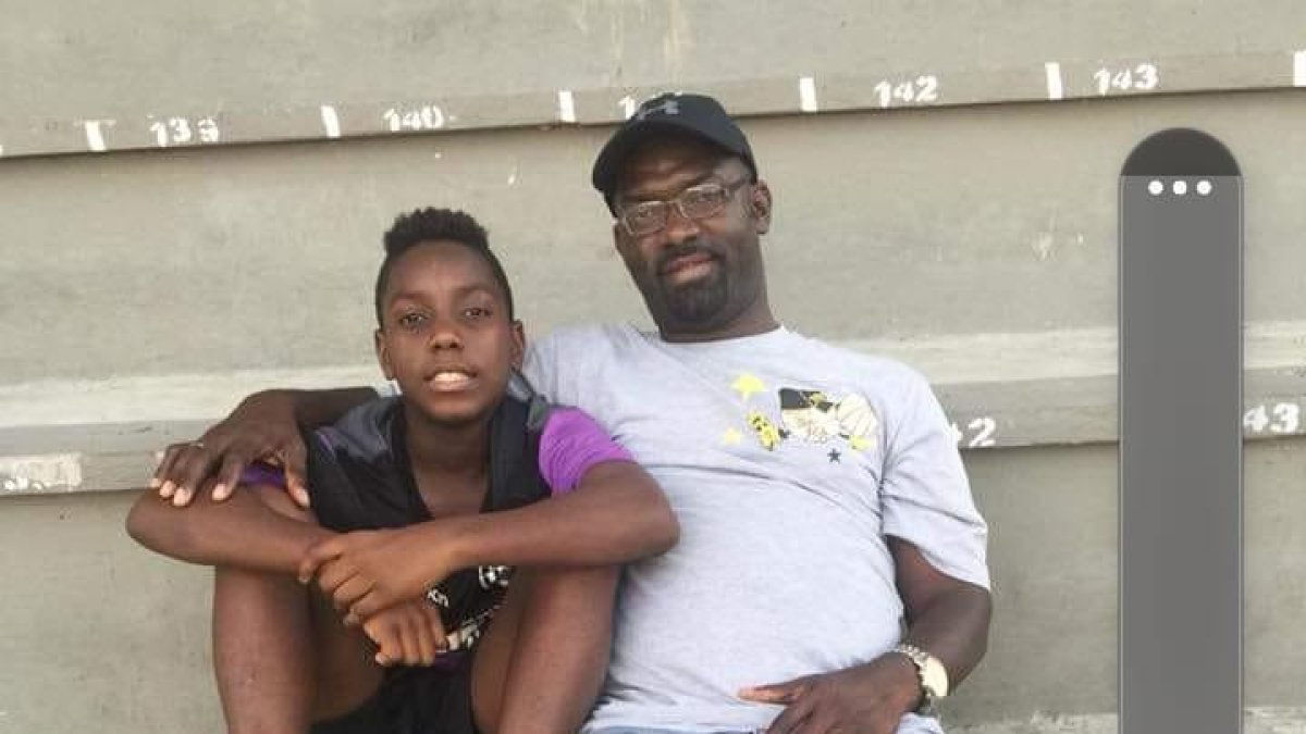 Allen Obando y su padre Carlos, eran los comienzos de su carrera futbolistica.