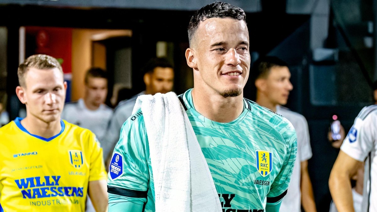 Vaessen asustó a todos en el partido ante el Ajax por la Eredivise.