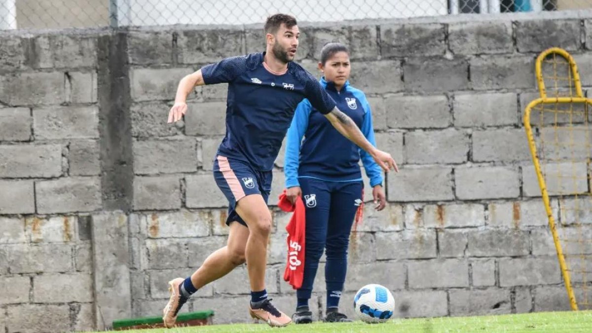 Católica cumplió este jueves 5 de octubre su último entrenamiento previo al viaje a Cuenca.