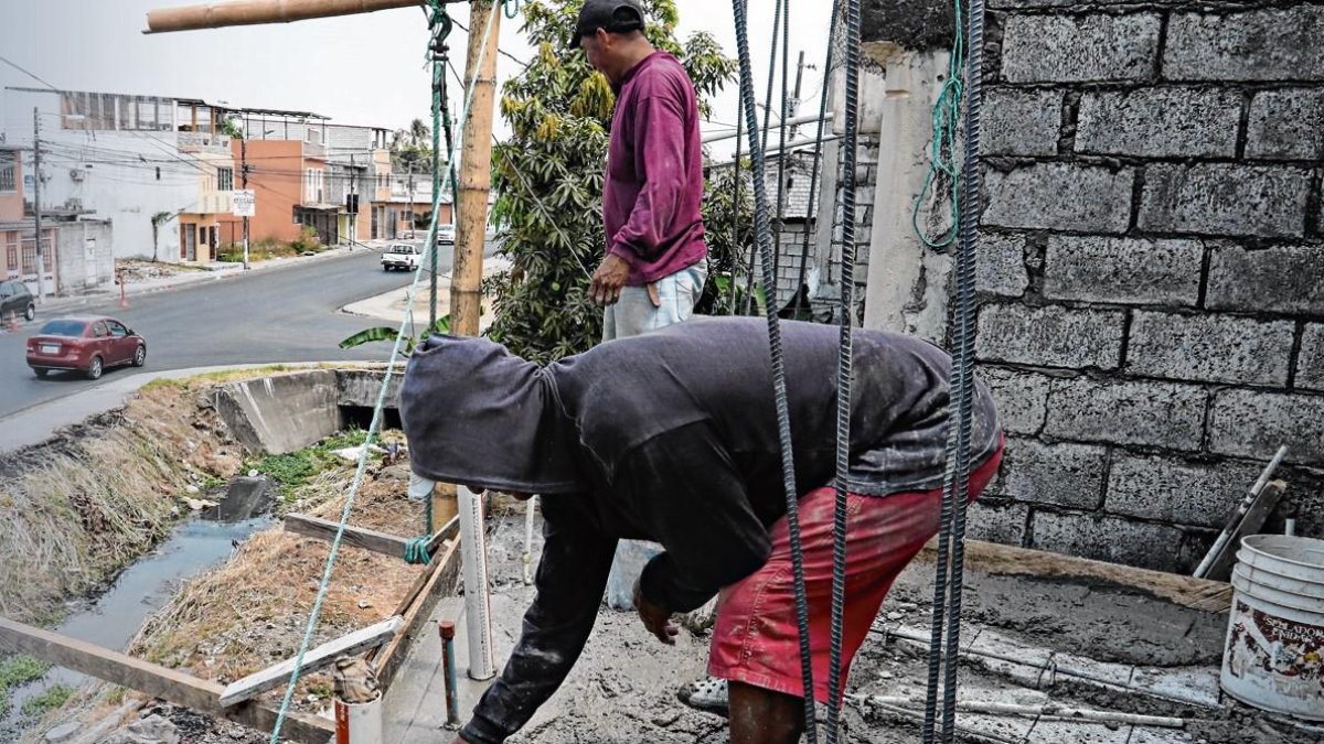 Regularización. Abarca las construcciones anteriores al año 2020.