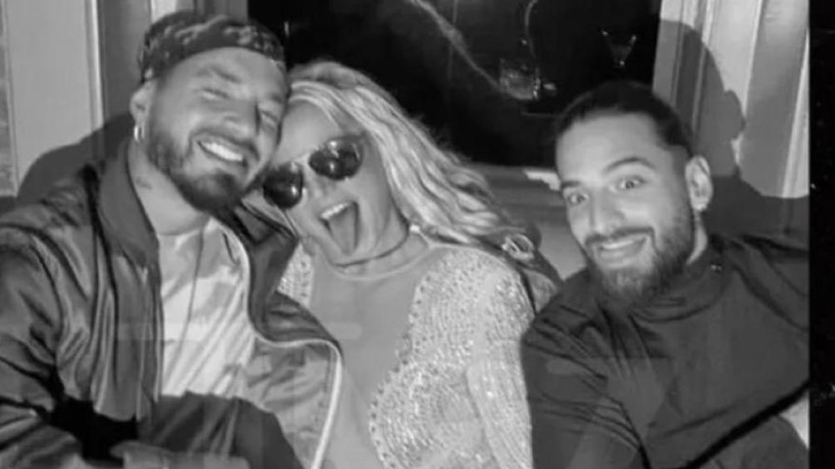 J Balvin, Britney Spears y Maluma pasándola de lo lindo en el restaurante neoyorquino.