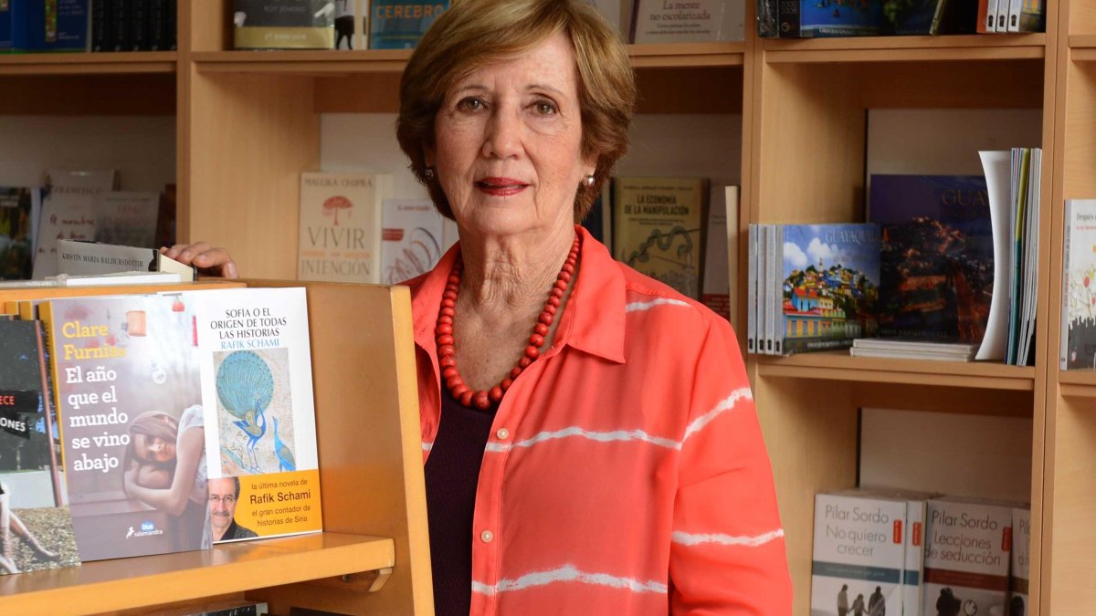 Muestra. Ochenta lienzos son parte de la exposición de la escritora.