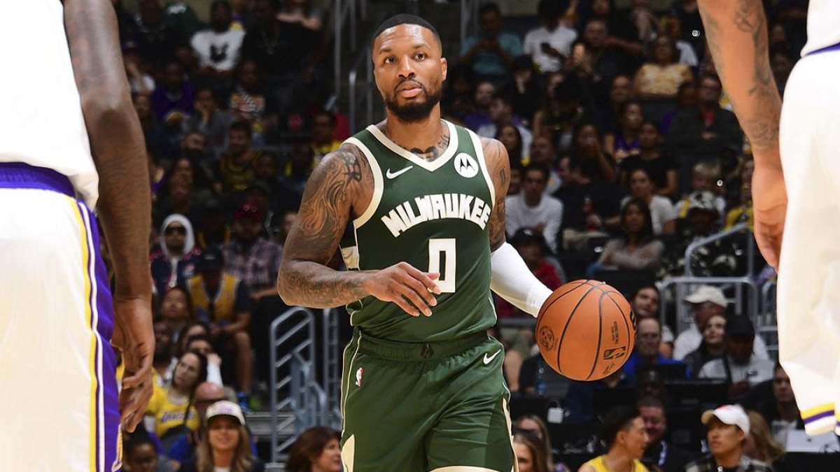 Milwaukee le ganó a los Lakers por 108-97.
