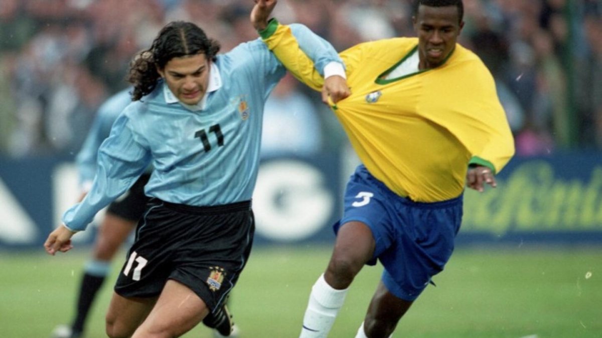 Uruguay no vence a Brasil desde el 1 de julio de 2001 en las Eliminatorias rumbo al Mundial de Corea y Japón.