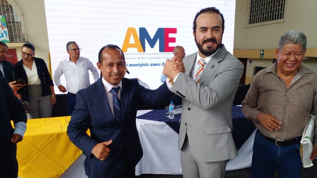 128 municipios votaron a favor de que Patricio Maldonado continúe frente a la AME.