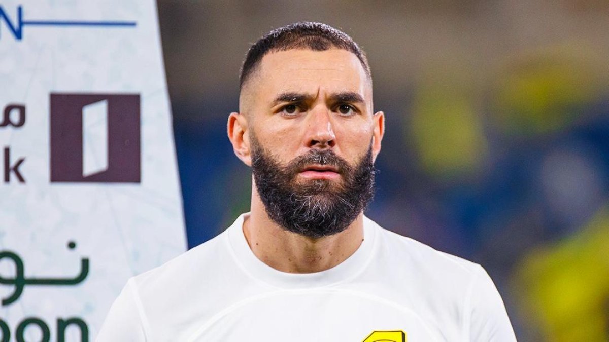 El delantero llamó la atención de las redes sociales tras conocerse el hecho.