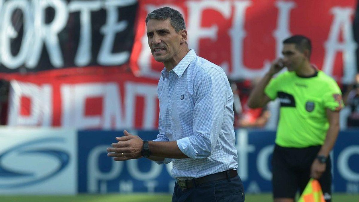 Vojvoda le gusta implementar un sistema de 4-2-3-1.