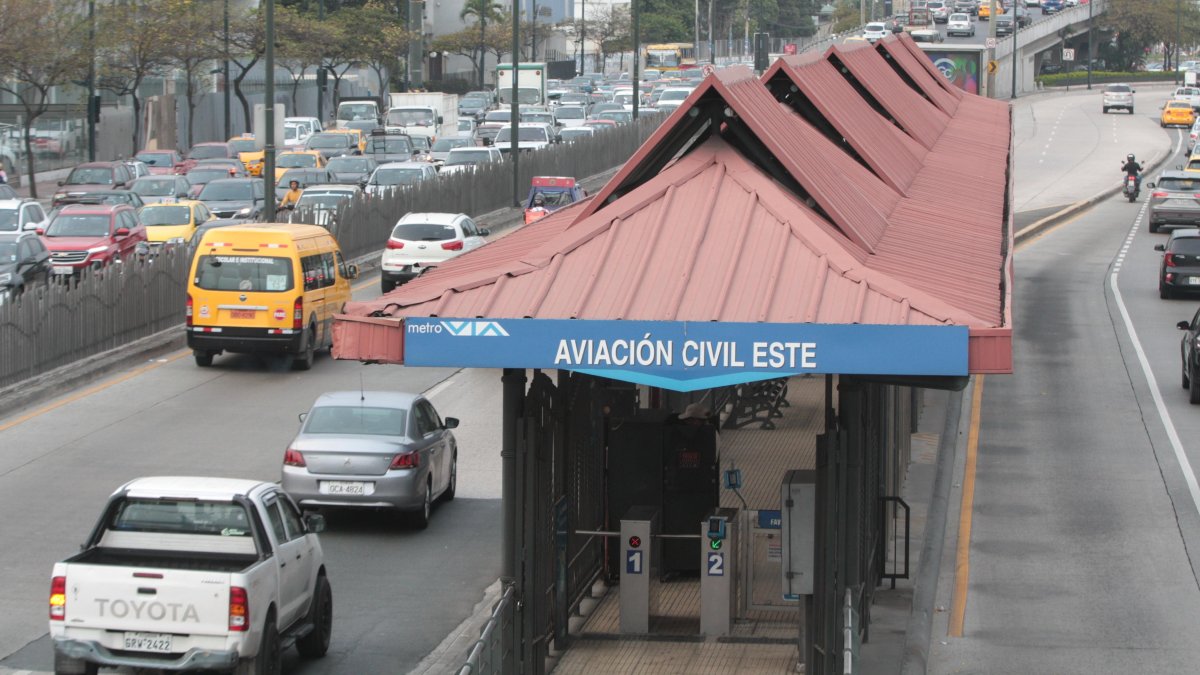 La parada es señalada por causar tráfico en la avenida.