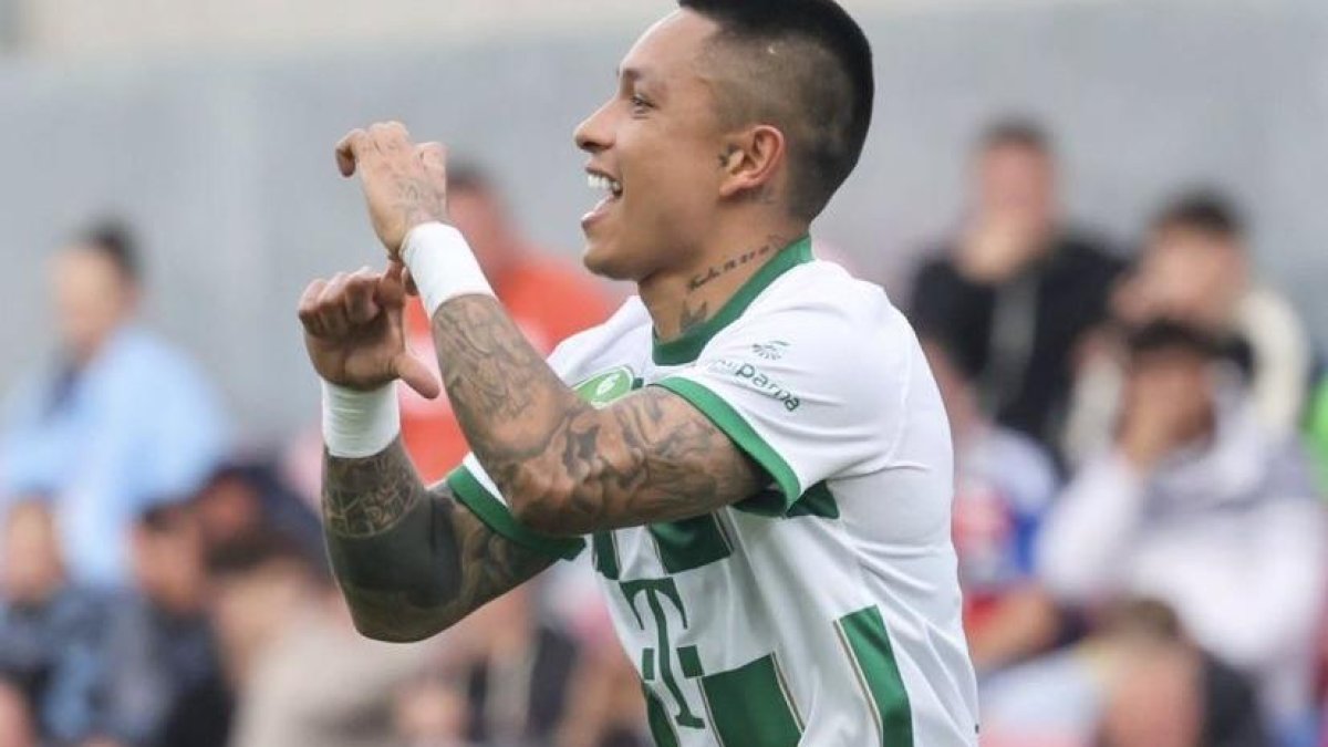 El ecuatoriano Cristian Ramírez cumple con una buena campaña en Ferencvaros.