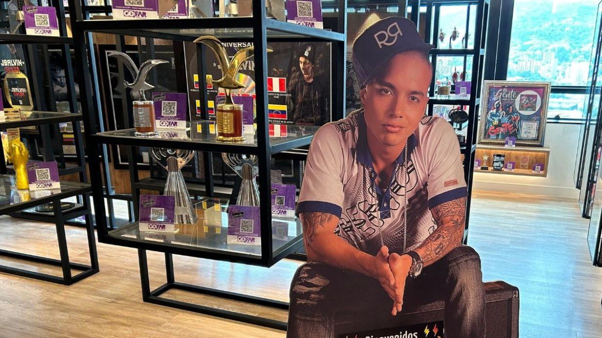 Entrada de la Galería de sueños de J Balvin.
