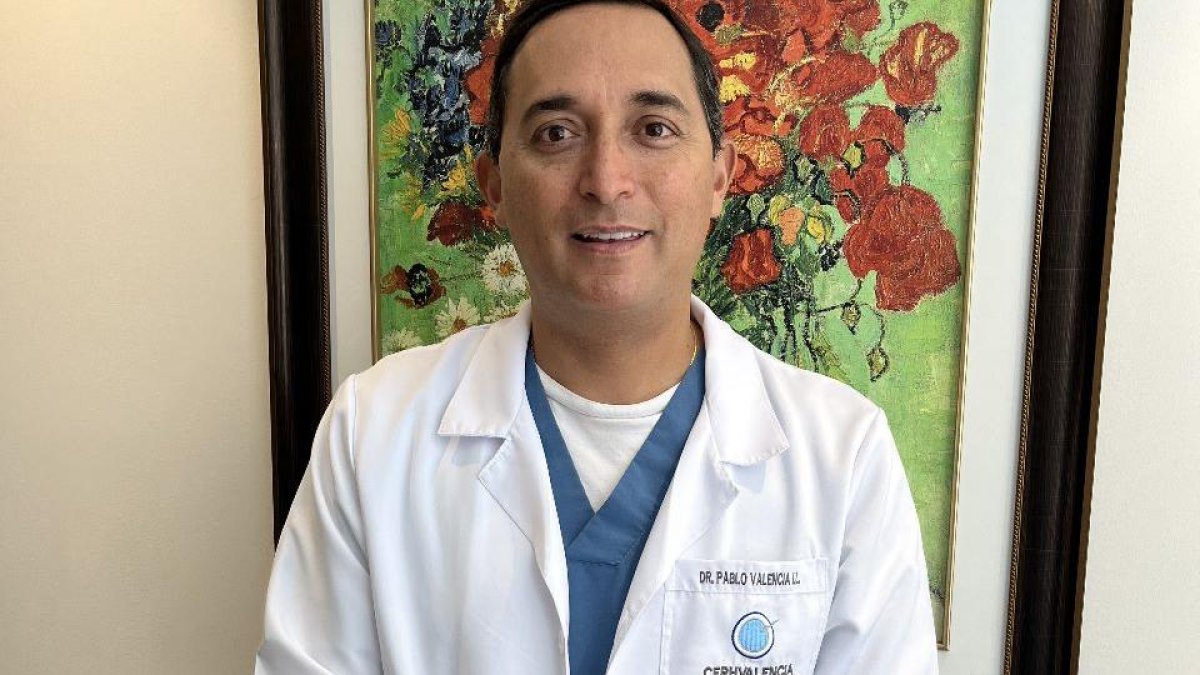 Médico ginecólogo y especialista en fertilidad. Es director de Centro Ecuatoriano de Reproducción Humana (CERH) Valencia