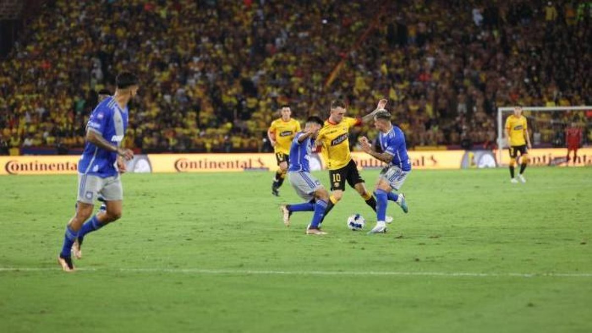 La tarde de este domingo 12 de noviembre se vivirá una nueva edición del Clásico del Astillero, la 233.