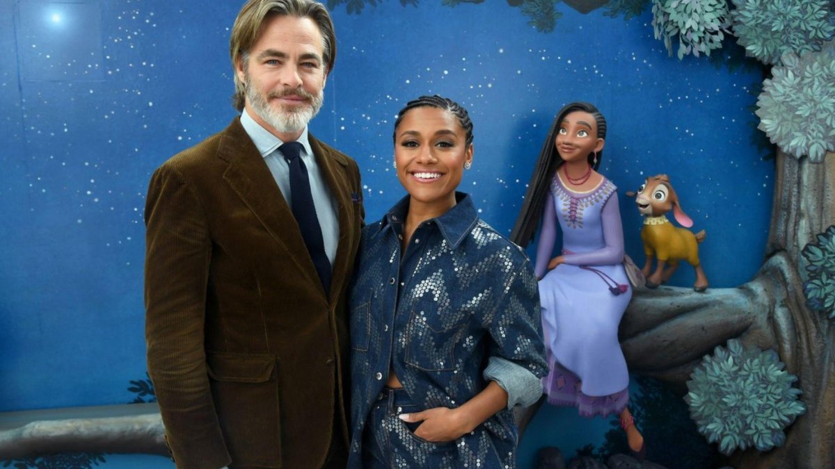 Chris Pine y Ariana DeBose.
