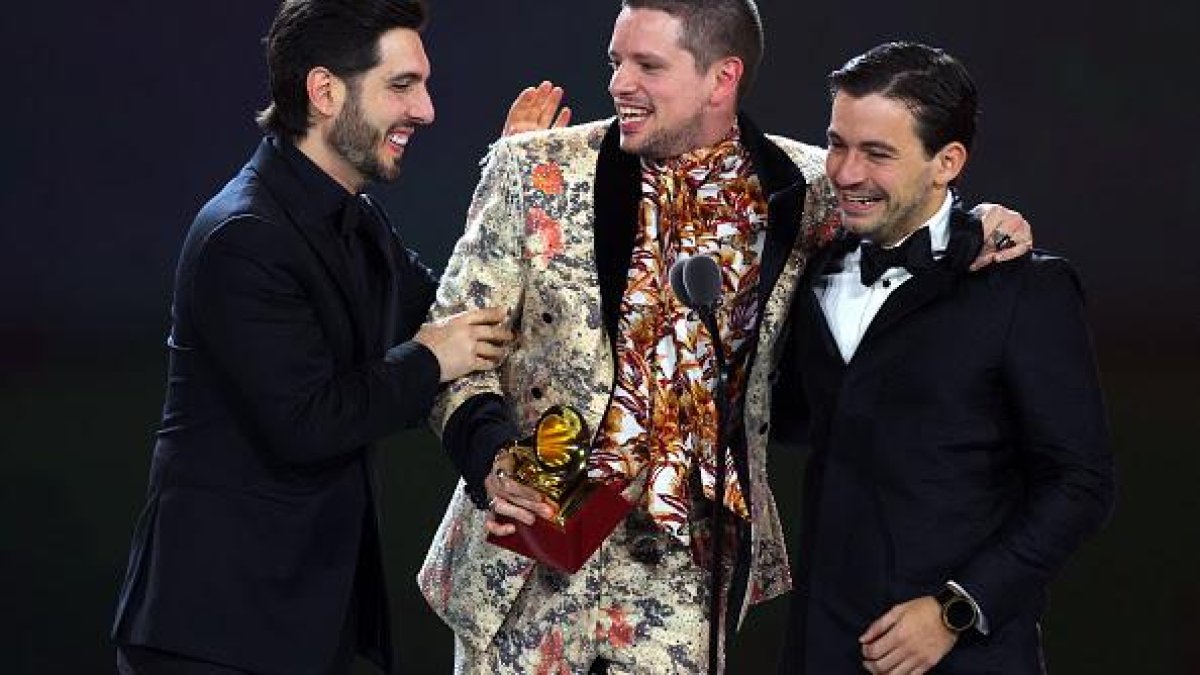 La foto habla por sí sola. Lasso junto a Luis Jiménez y Agustin Zubillaga totalmente emocionados.