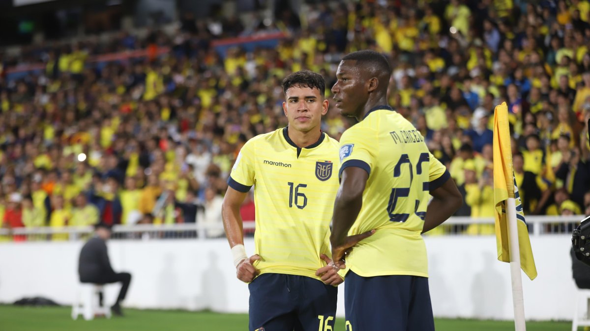 Kendry Páez (i) y Moisés Caicedo (d) serán los encargados de generar el juego ofensivo de la Tricolor